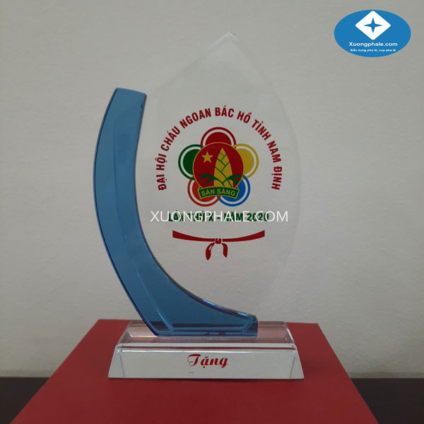 Xưởng sản xuất pha lê