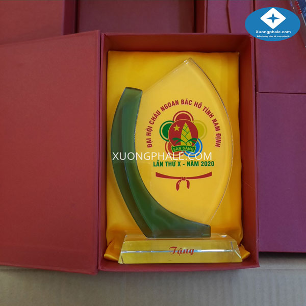 Xưởng-sản-xuất-pha-lê