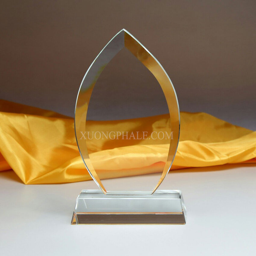 Xưởng-sản-xuất-pha-lê