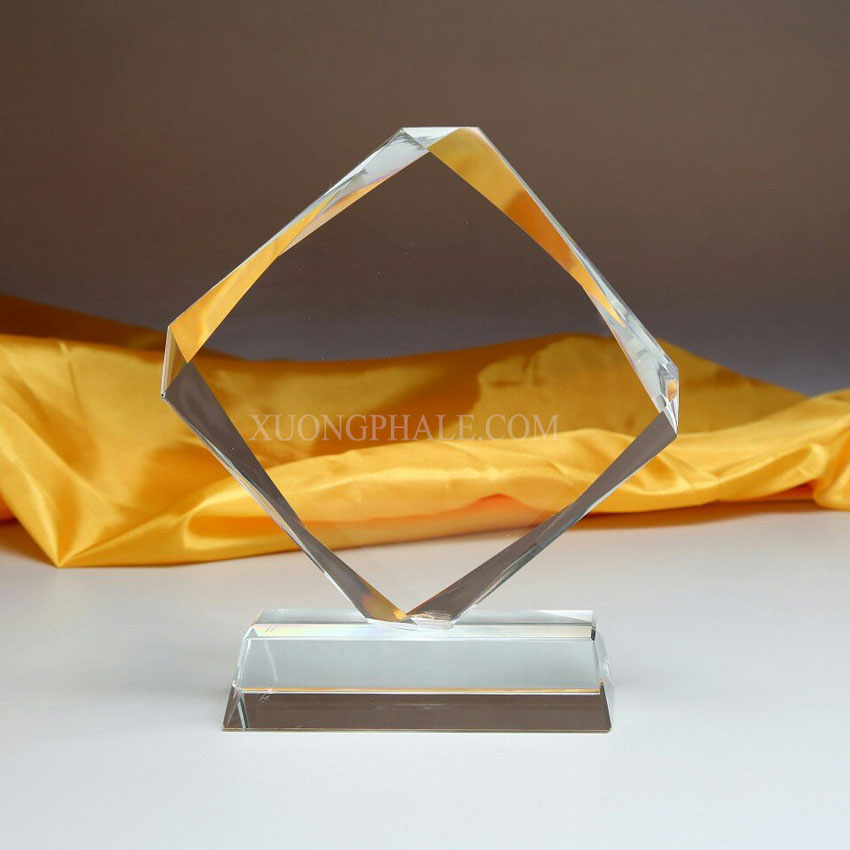 Xưởng-sản-xuất-pha-lê