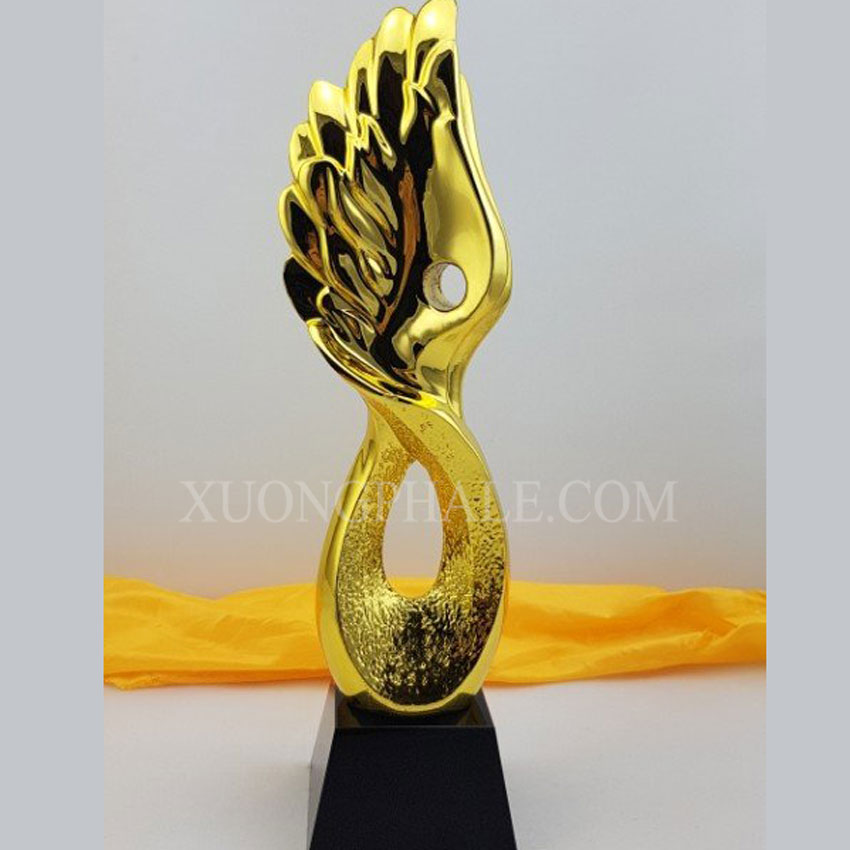 Xưởng-sản-xuất-pha-lê