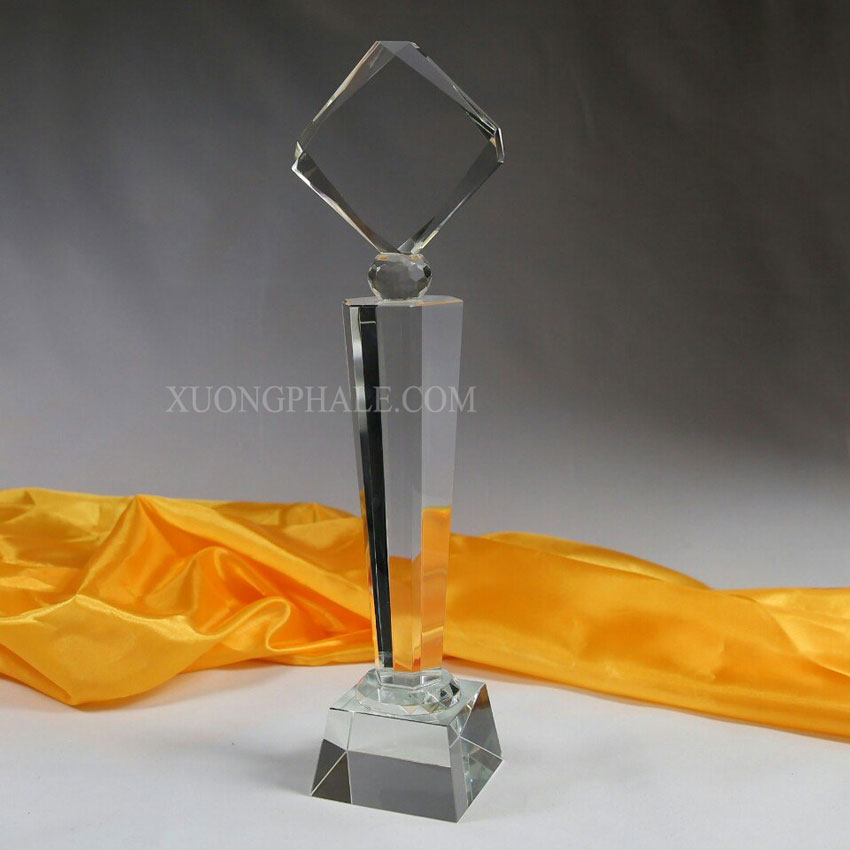 Xưởng-sản-xuất-pha-lê