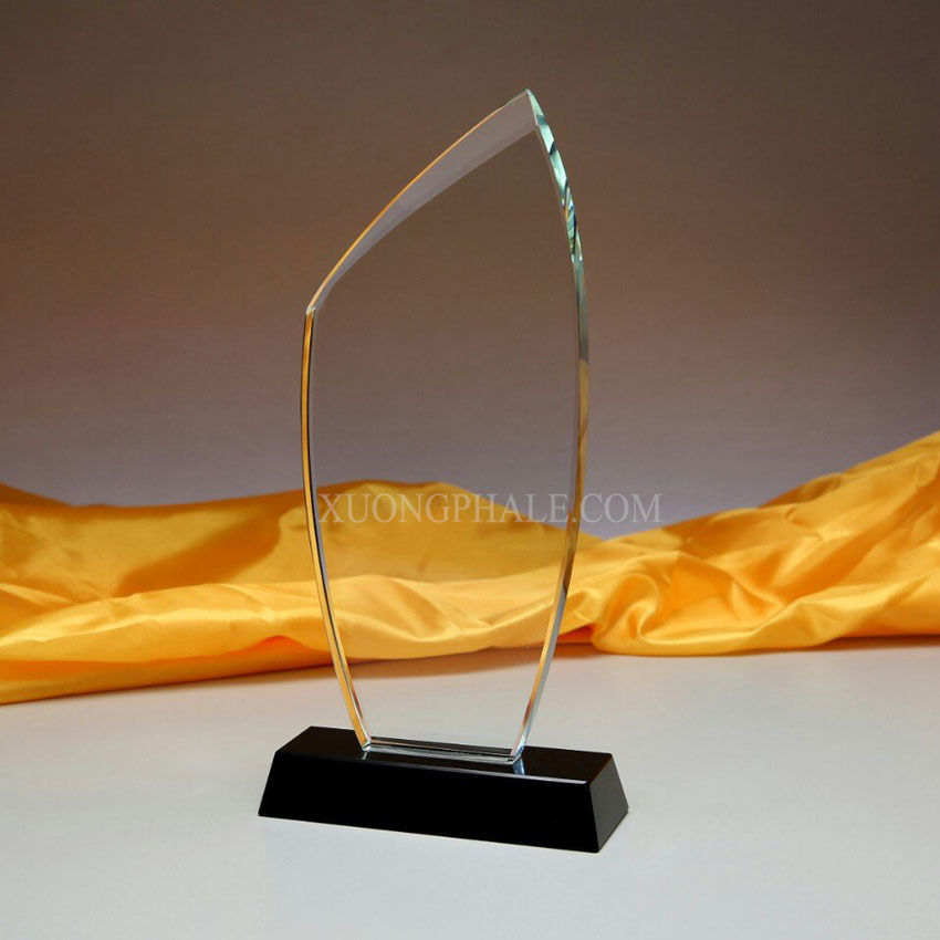 Xưởng-sản-xuất-pha-lê