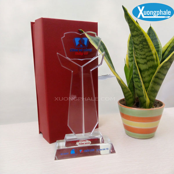 Xưởng-sản-xuất-pha-lê