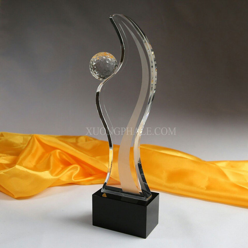 Xưởng-sản-xuất-pha-lê