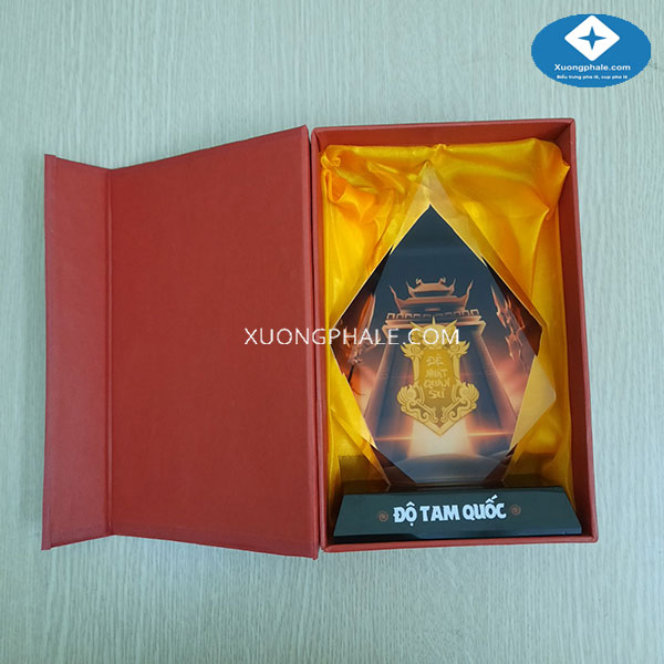 Xưởng-sản-xuất-pha-lê