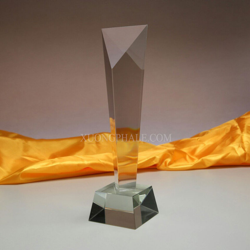 Xưởng-sản-xuất-pha-lê