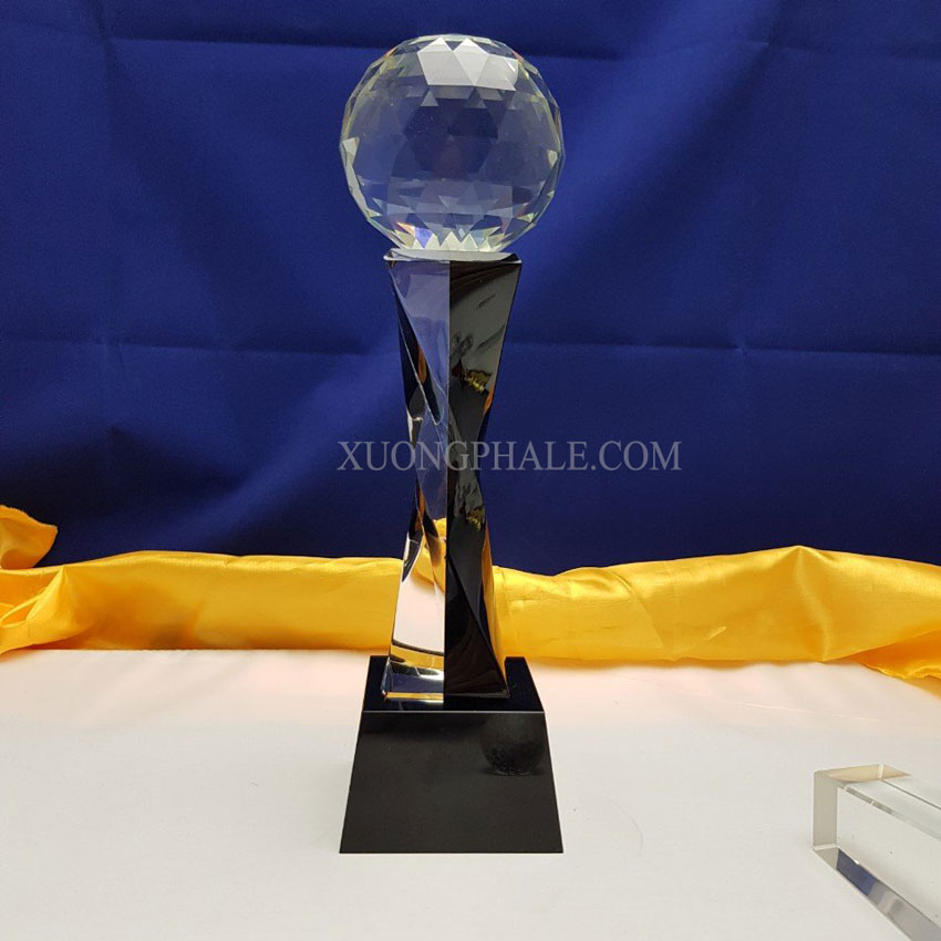Xưởng sản xuất pha lê