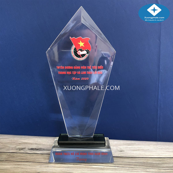 Xưởng-sản-xuất-pha-lê
